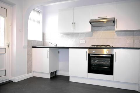 2 bedroom end of terrace house to rent, Oldroyd Crescent, Leeds, West Yorkshire, LS11