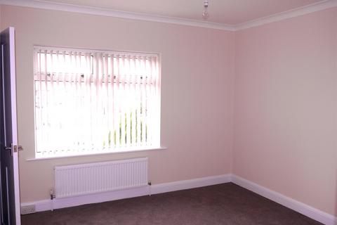 2 bedroom end of terrace house to rent, Oldroyd Crescent, Leeds, West Yorkshire, LS11