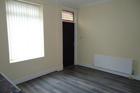 3 bedroom terraced house to rent, Colton Road, Leeds LS12