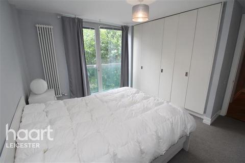 2 bedroom flat to rent, Arcus Apartments, Highcross