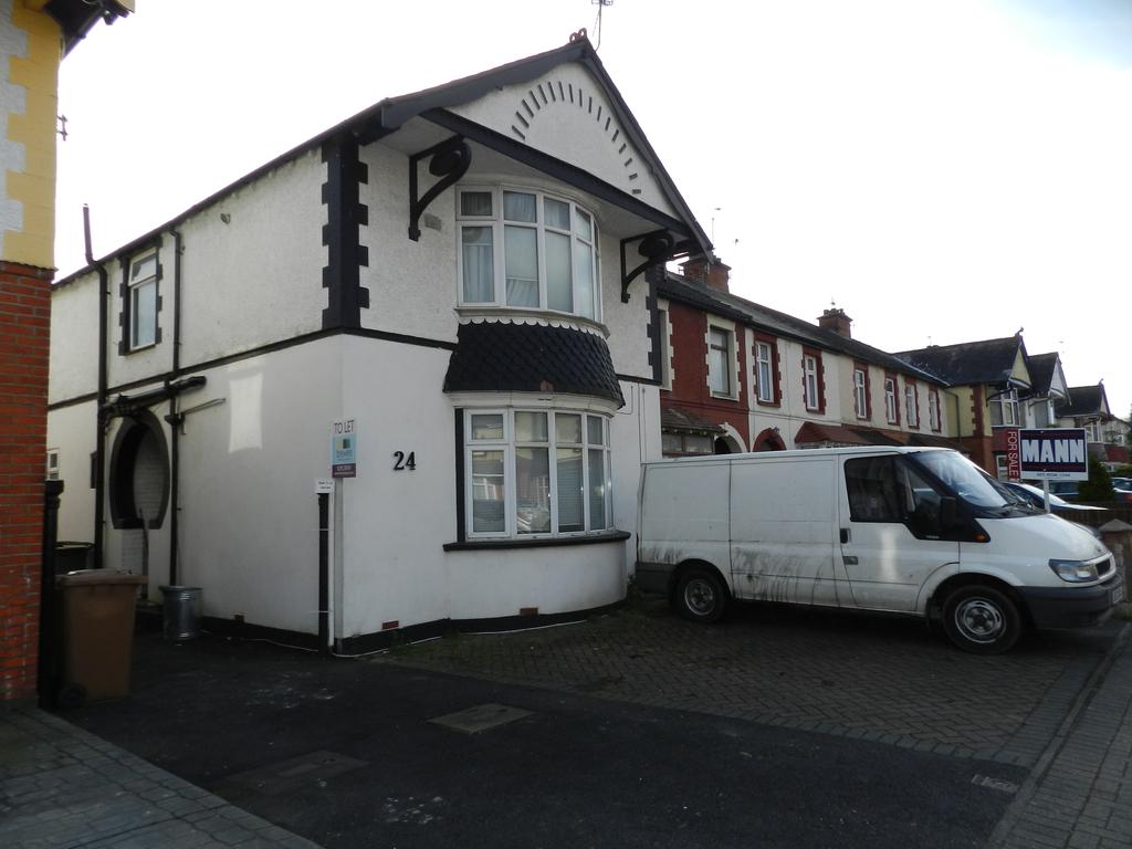 Cosham PO6 1 bed in a house share £375 pcm (£87 pw)