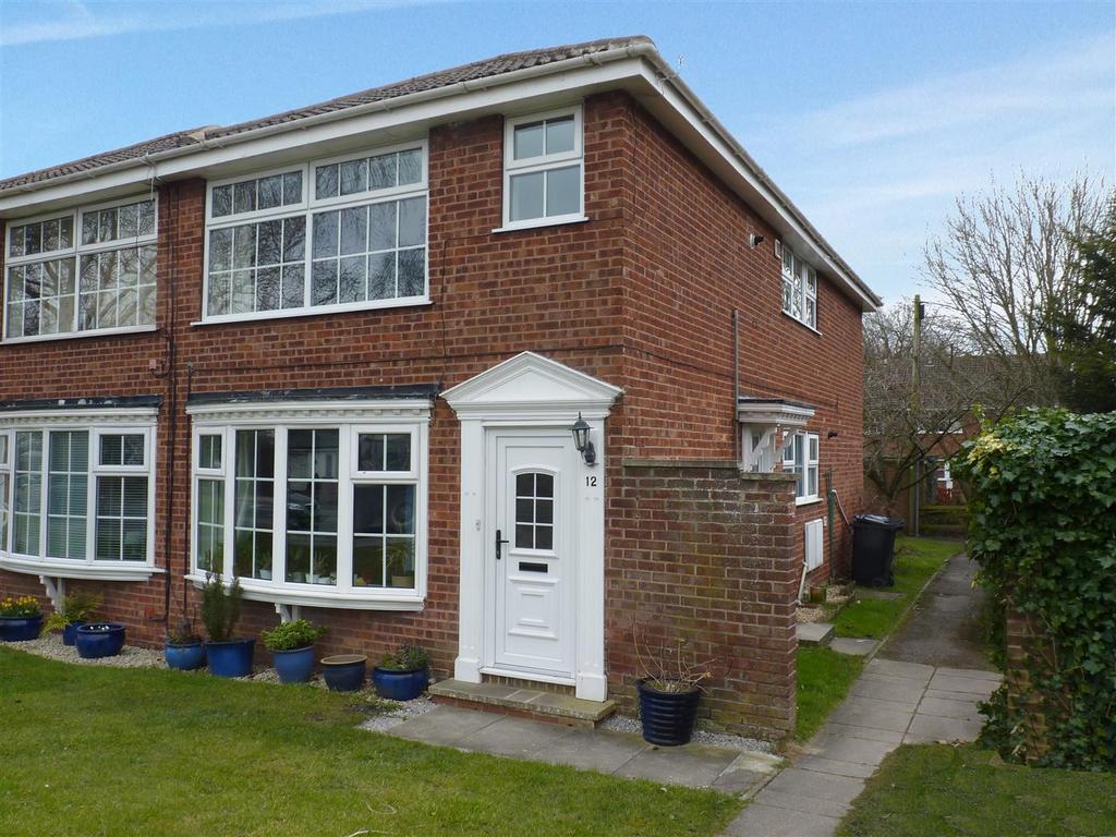 Millfield Glade, Harrogate 2 bed flat £625 pcm (£144 pw)