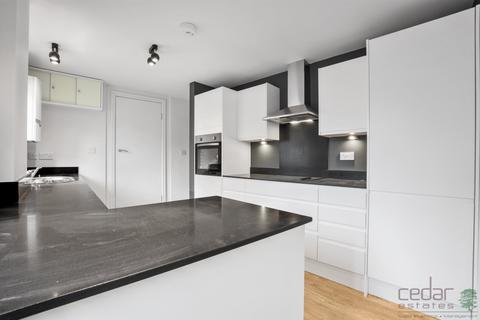 3 bedroom flat to rent, Kilburn High Road, Kilburn NW6
