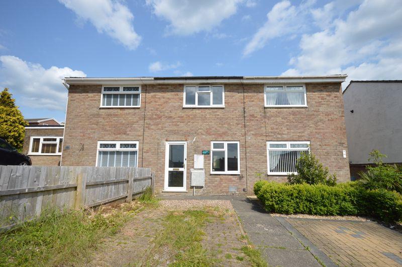 The Chase, Brackla, Bridgend, CF31 2JJ 2 bed terraced house £875 pcm