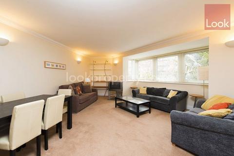 2 bedroom flat to rent, Rich Street, Westferry E14