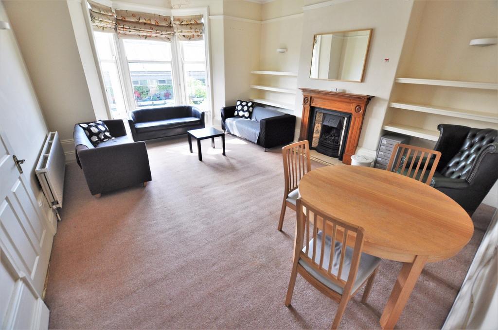 Living Room (Main)