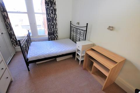 3 bedroom flat to rent, Jesmond, Newcastle Upon Tyne