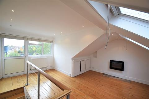 2 bedroom flat to rent, Coombe Road, Chiswick