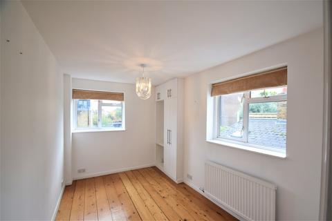 2 bedroom flat to rent, Coombe Road, Chiswick