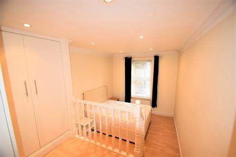 1 bedroom apartment to rent, Chiswick High Road, W4