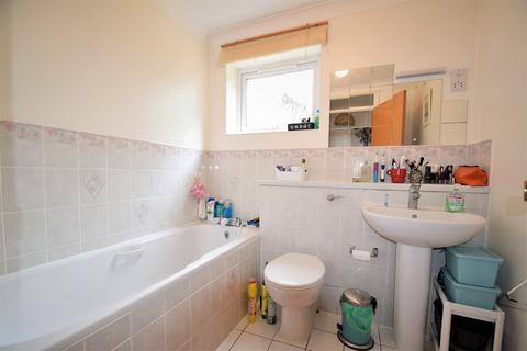 2 bedroom apartment to rent, Chaseley Drive, W4