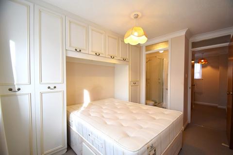 2 bedroom apartment to rent, Chaseley Drive, W4