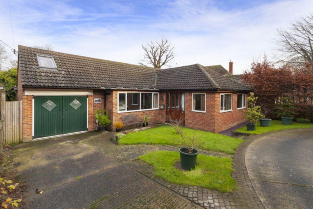 Woodland Road, Lyminge, CT18 4 bed detached house £475,000