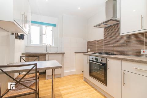 2 bedroom apartment to rent, Thornhill Court, Thornhill