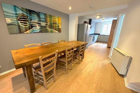 2 bedroom flat to rent, Mansfield Road, Sherwood, Nottingham, Nottinghamshire, NG5 2JL
