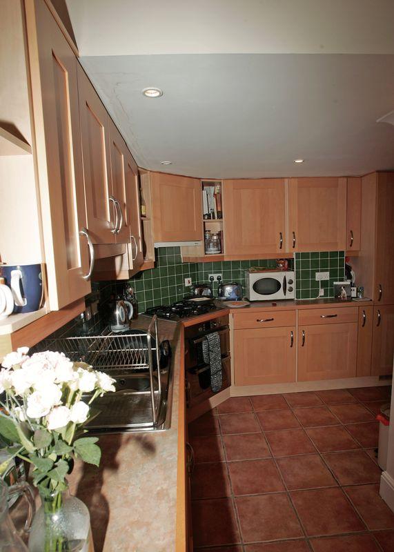 Lavender Court, LEATHERHEAD 2 bed apartment £1,250 pcm (£288 pw)