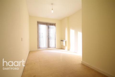 2 bedroom flat to rent, Critchley Avenue, DA1