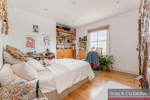 3 bedroom flat to rent, Goldhurst Terrace, South Hampstead, London