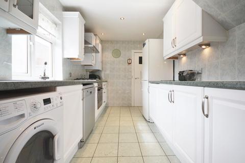 4 bedroom terraced house to rent, Norbroke Street, Shepherds Bush W12 0QU