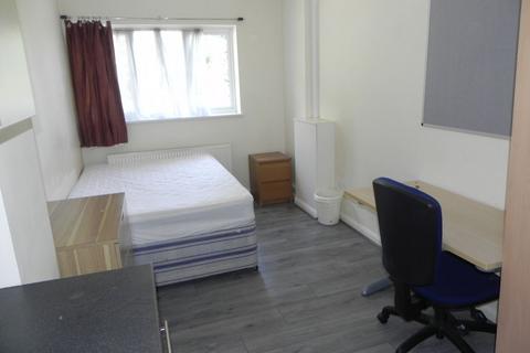 1 bedroom in a house share to rent, Guildford Park Avenue, Guildford, GU2 7NH