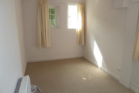 1 bedroom flat to rent, Station Road, Liss, GU33