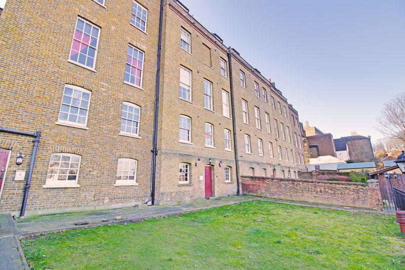 Nags Head Lane, Rochester 1 bed property £1,300 pcm (£300 pw)