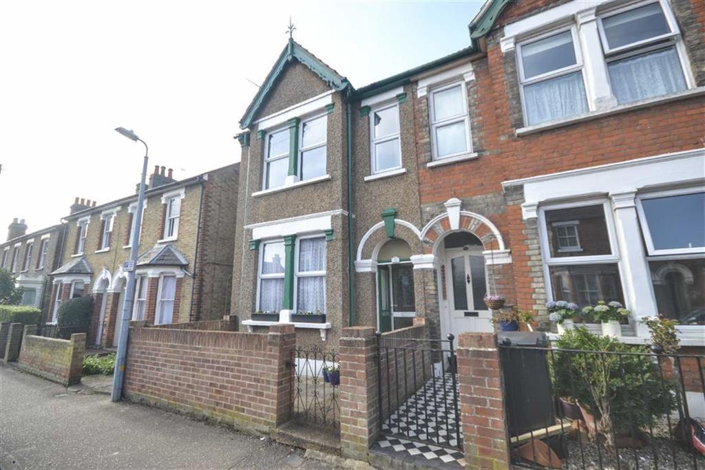 Victoria Road, Maldon, Essex 3 bed end of terrace house £305,000