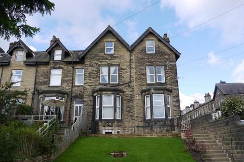 3 bedroom flat to rent, Flat 5, 13 East View, Otley LS21 1JN