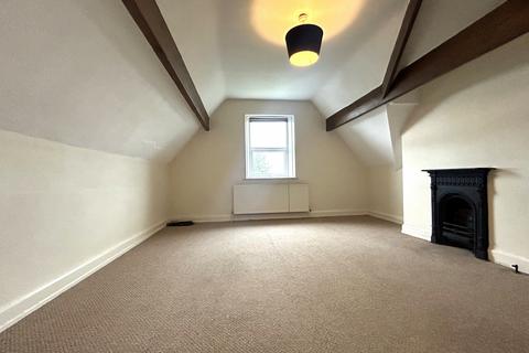 3 bedroom flat to rent, Flat 5, 13 East View, Otley LS21 1JN