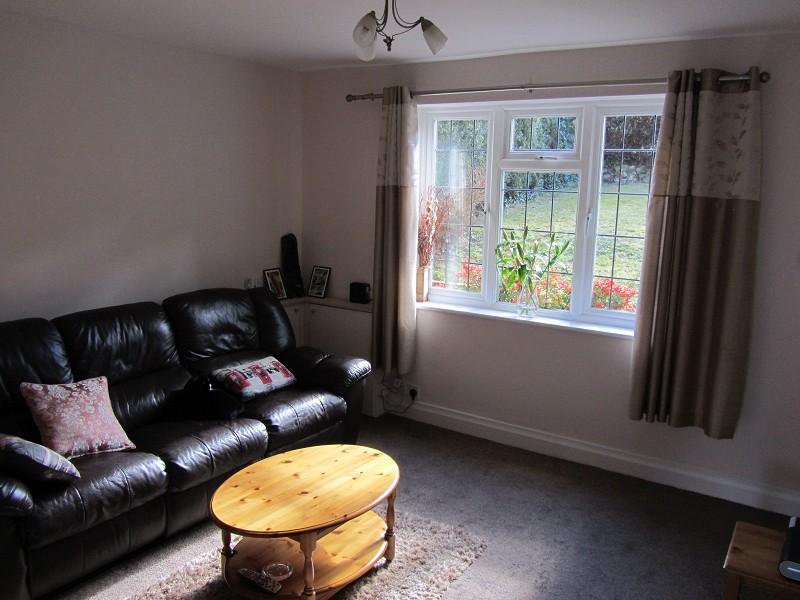 Beechen Lane, Lower Kingswood, Tadworth, Surrey. KT20 6RY 3 bed