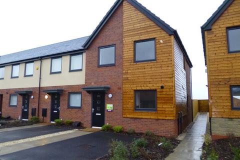 3 bedroom townhouse to rent, Blossom Way, Thurnscoe