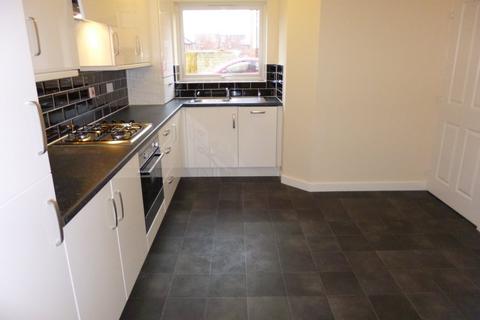 3 bedroom townhouse to rent, Blossom Way, Thurnscoe