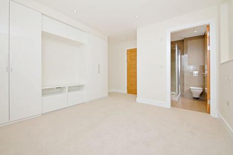 2 bedroom apartment to rent, Beechcroft Avenue, Golders Green, NW11
