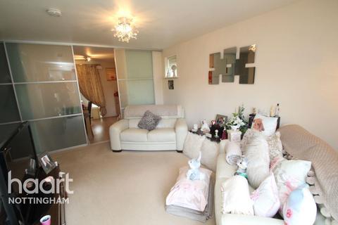 3 bedroom end of terrace house to rent, Robin Down Court, Kirkby-in-Ashfield, NG17