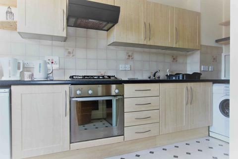 2 bedroom flat to rent, WINDSOR, FOUNTAIN GARDENS