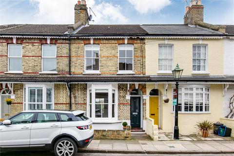 2 bedroom terraced house to rent, Trehern Road, East Sheen, London