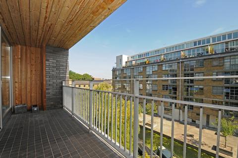 2 bedroom flat to rent, Wharf Road, Islington, London