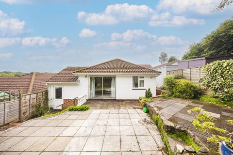 17 Bridge Close, Horam, Heathfield, TN21 0HJ