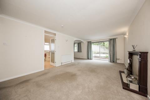 17 Bridge Close, Horam, Heathfield, TN21 0HJ