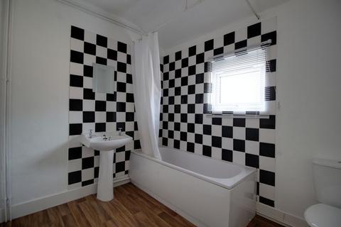 3 bedroom apartment to rent, Forest Road West, Arboretum