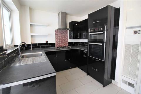 2 bedroom terraced house to rent - 2 BED MID TERRACE HOUSE - CHELMER VILLAGE