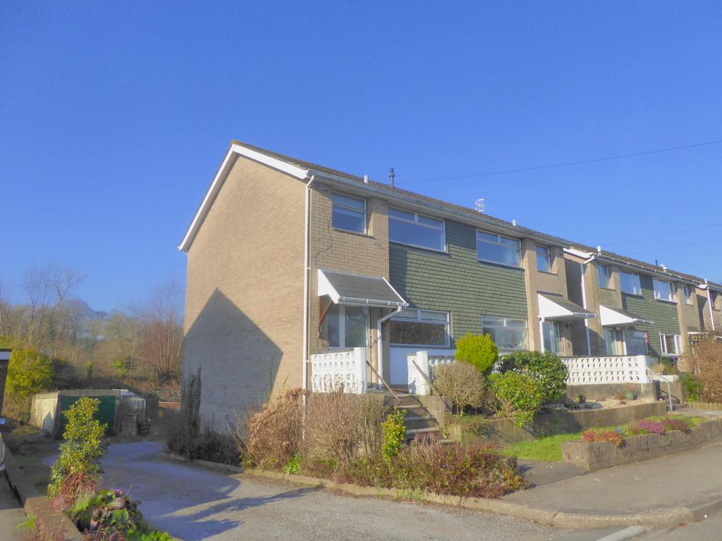 Hafod Rd, Ponthir 3 bed semidetached house £650 pcm (£150 pw)