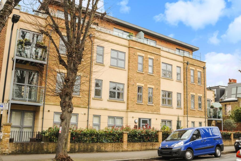 Beaumont Road, Chiswick, W4 2 bed flat £750,000