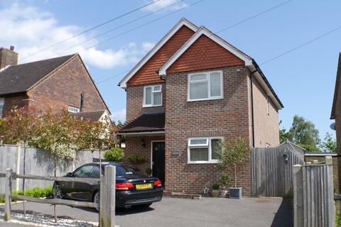 3 bedroom detached house to rent, 75a Townfield, Kirdford, RH14