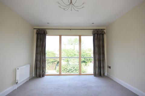 3 bedroom apartment to rent, Queen Ediths Way, Cambridge, Cambridgeshire, CB1