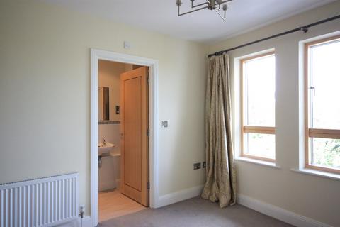 3 bedroom apartment to rent, Queen Ediths Way, Cambridge, Cambridgeshire, CB1