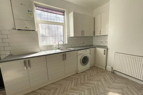 4 bedroom terraced house to rent, Nowell Crescent, Leeds, West Yorkshire