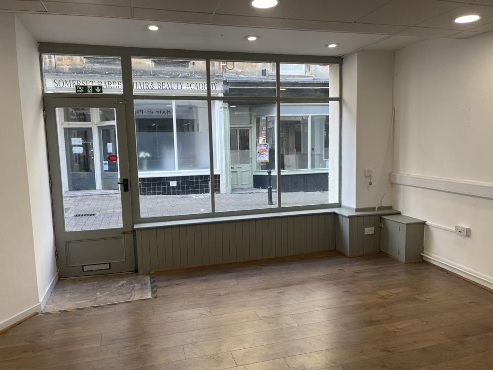 High Street, Shepton Mallet Flat share to rent £667 pcm (£154 pw)