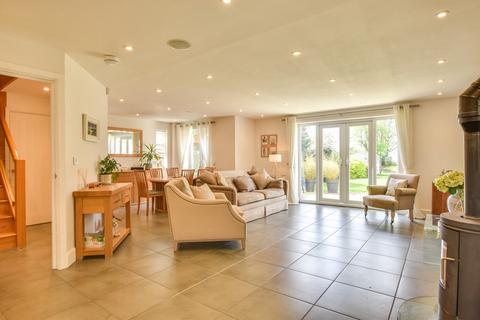 4 bedroom detached house for sale, Causeway End, Felsted