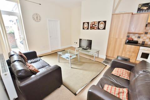 3 bedroom flat to rent, Coniston Avenue, West Jesmond, Newcastle Upon Tyne